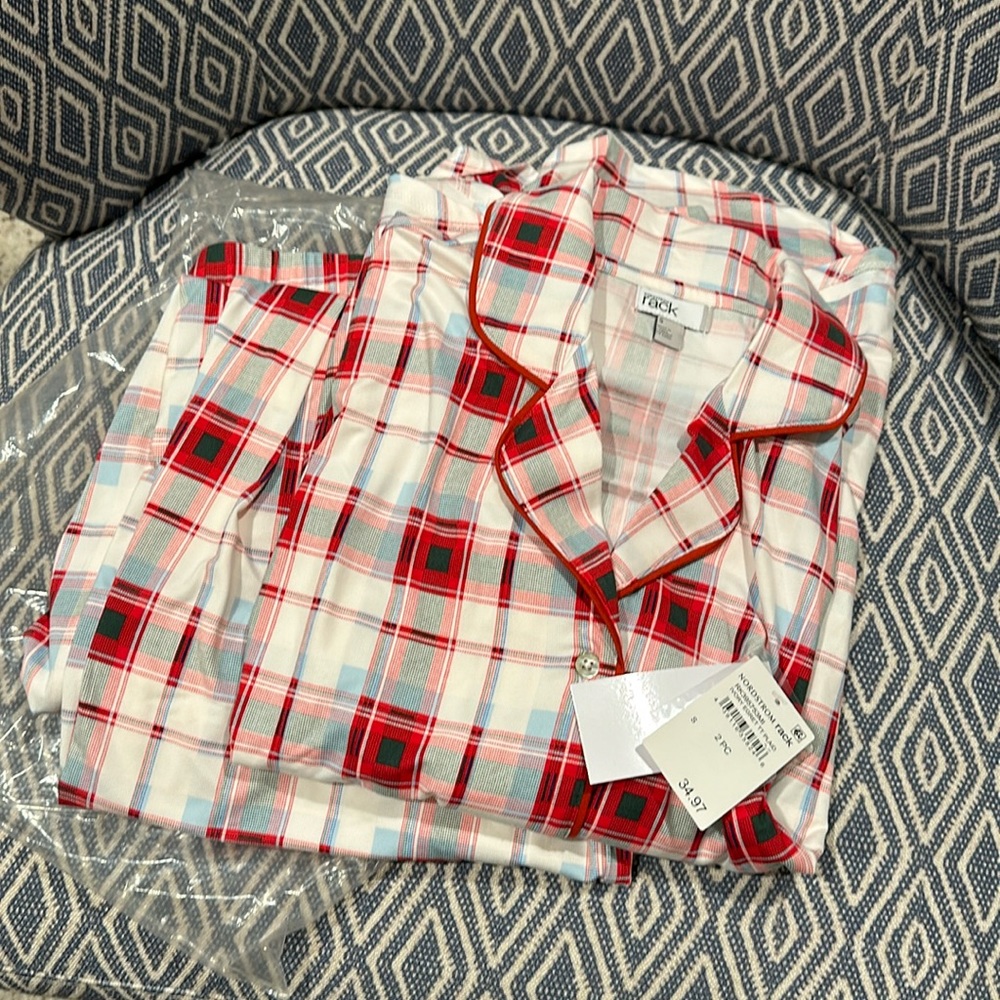 New with tags Nordstrom Rack red plaid 2 piece pajama set S